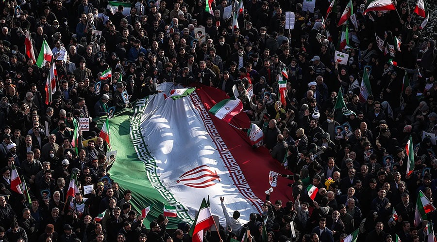 تابآوری ملی ایران: روایت یک دوگانهی پیچیده؛ پافشاری بر امید در دالان هجمهها