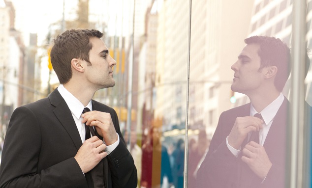 پیشایندها و پیامدهای فردی، سازمانی و مدیریتی خودشیفتگی مدیران