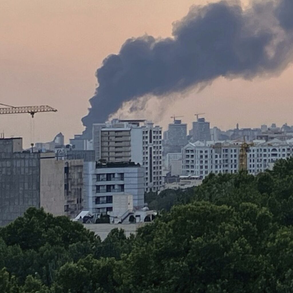 بررسی جنگ آمریکا صهیونی با ایران از منظر مددکار نیوز