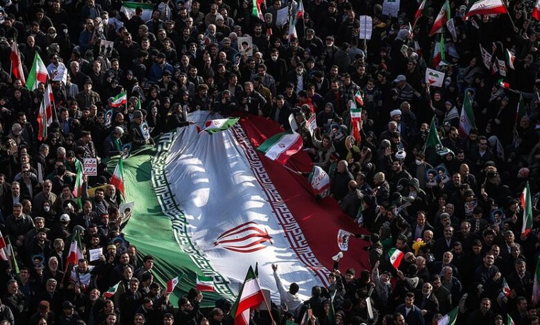 تابآوری ملی ایران: روایت یک دوگانهی پیچیده؛ پافشاری بر امید در دالان هجمهها