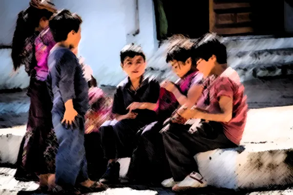 تکنیکهای تخصصی حمایت از زنان و کودکان در کمپهای پناهجویی پساجنگ