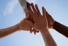 دپارتمان‌های مددکاری اجتماعی دنیا بر کدام رویکردها متمرکز شده اند؟